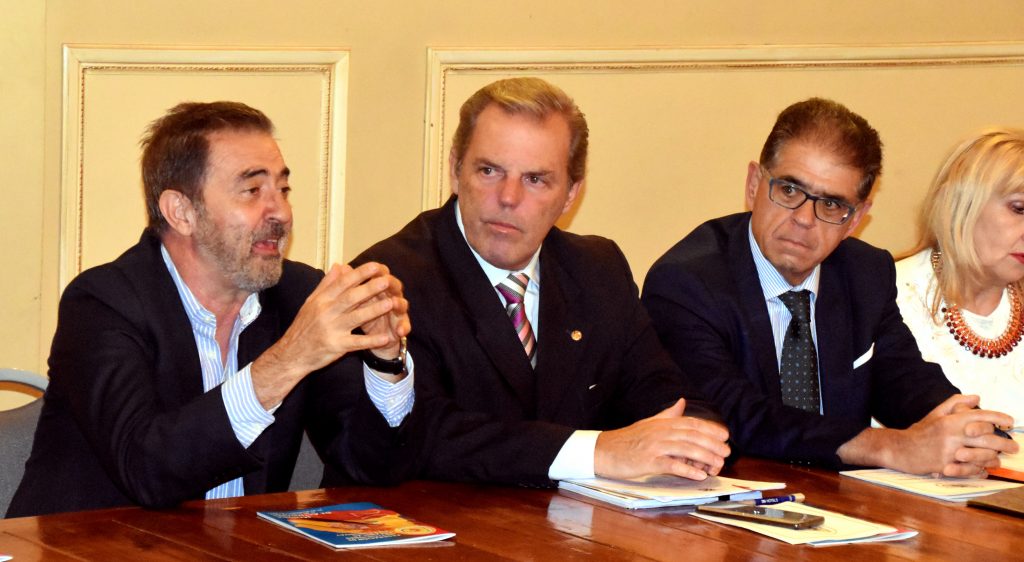 Intervención del cónsul español, José Rodríguez Moyano, en la asamblea de la FIEU.