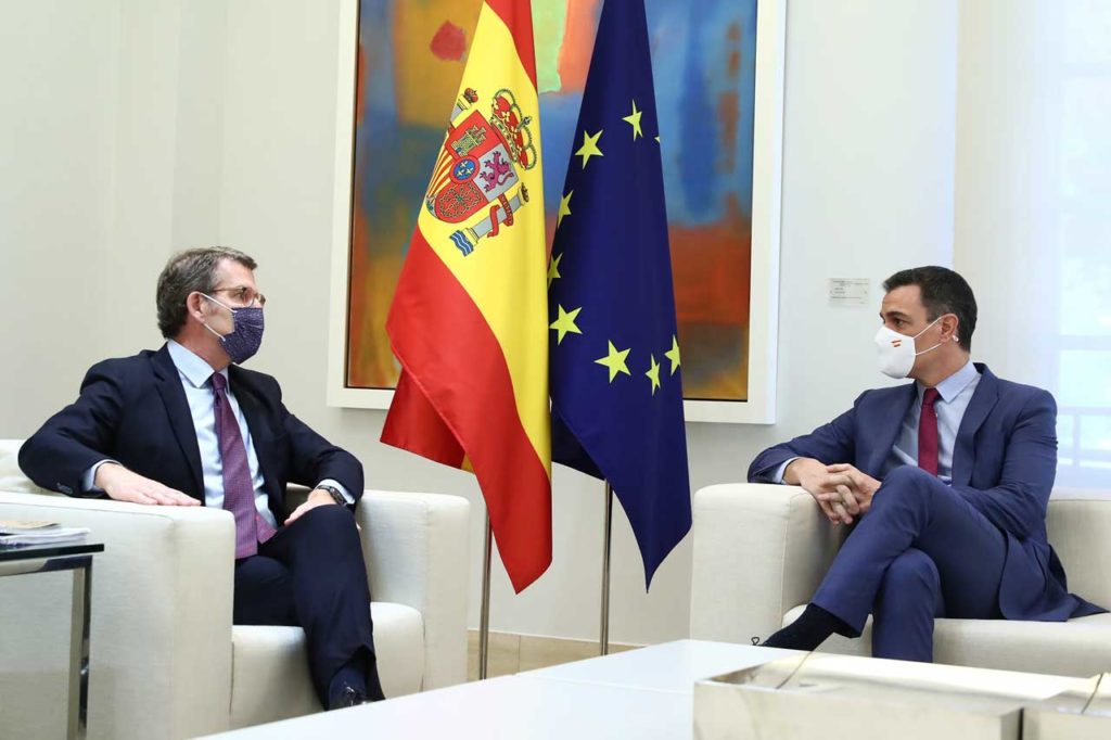 El presidente del Gobierno, Pedro Sánchez, se reunió con el líder de la oposición, Alberto Núñez Feijóo, en el Palacio de la Moncloa.