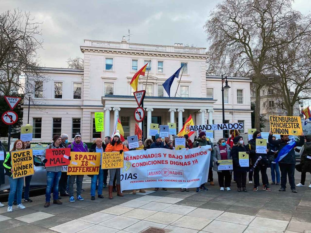 Protesta frente a la Embajada de España en Londres.