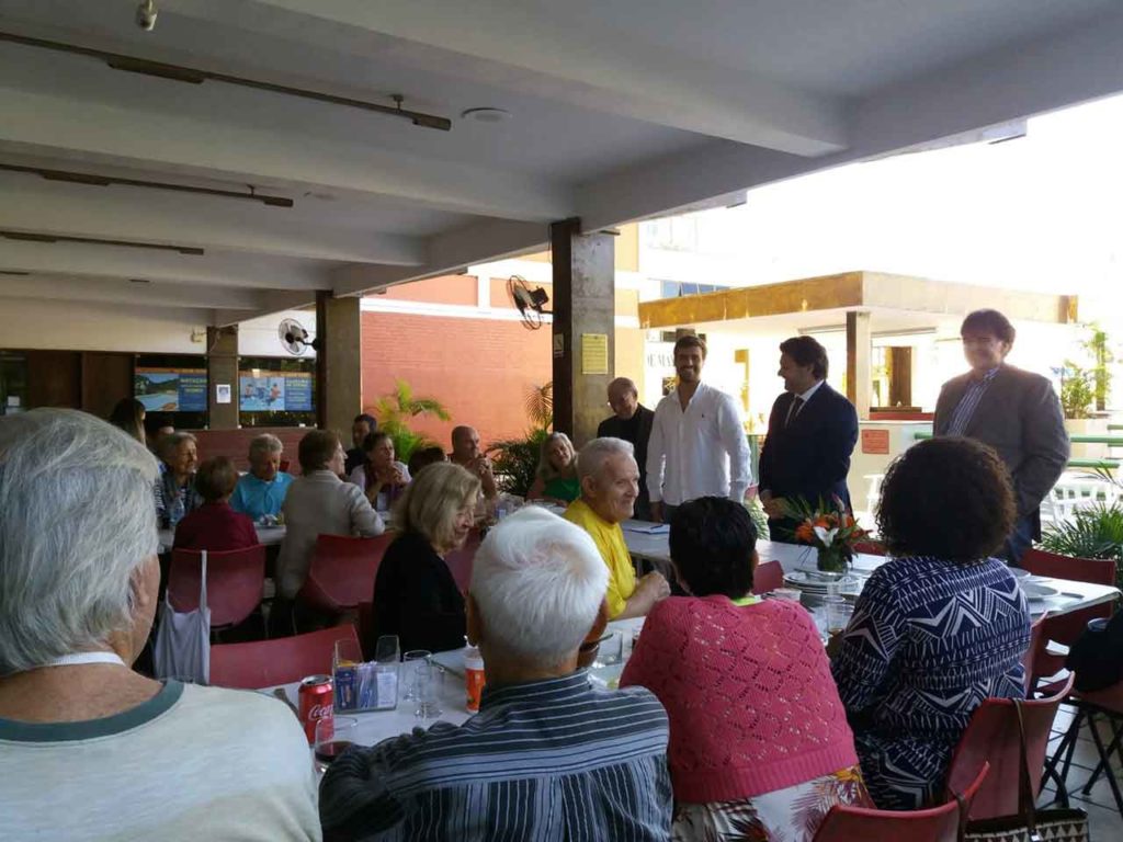 Imagen de la visita realizada a la Casa de España de Río de Janeiro en 2019 por el secretario xeral da Emigración, Antonio Rodríguez Miranda.