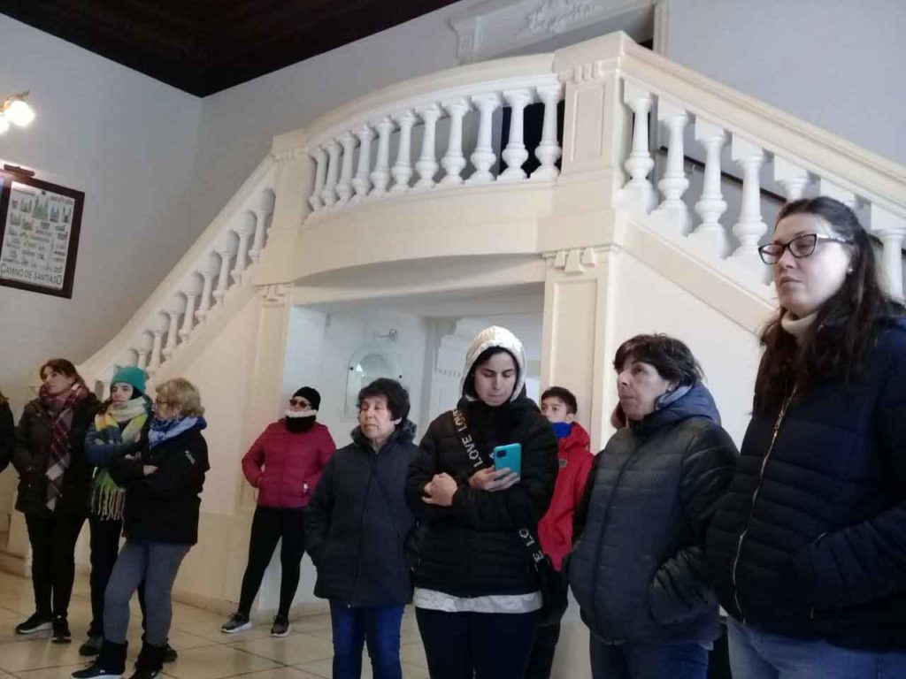 Algunos de los visitantes a la sede de la Asociación Española de Laprida.