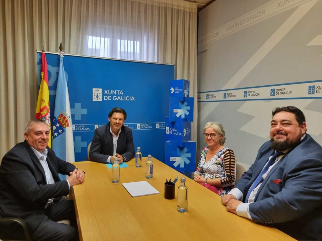 Imagen de la reunión celebrada en la sede de la Secretaría Xeral da Emigración en Santiago de Compostela.