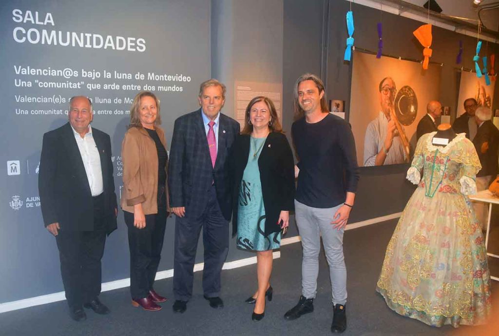 Miguel Pérez Borba, Cristina Cladera del Centro Balear, Jorge Torres, Sandra Dotta y Luis Bergatta durante la inauguración.