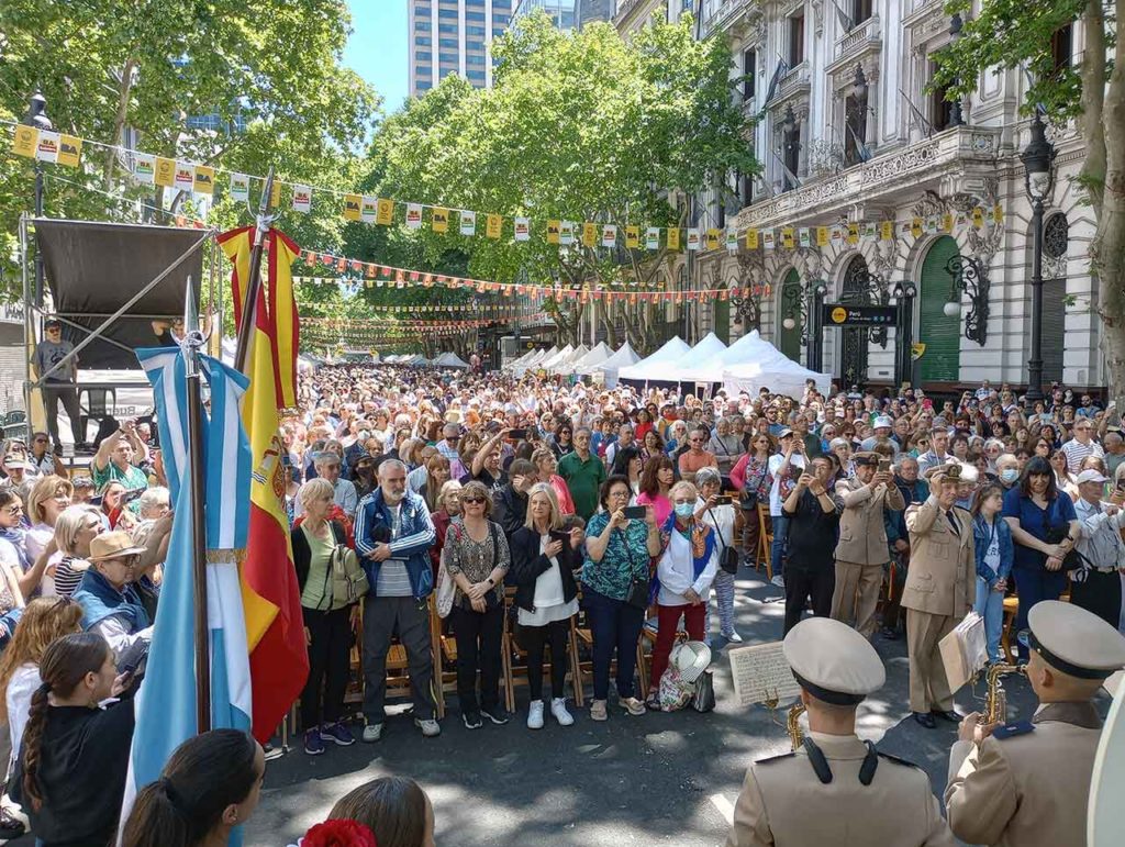 Una multitud participó del festival celebrado en Avenida de Mayo.