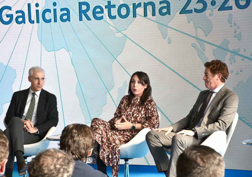 La conselleira María Jesús Lorenzana explicó el programa Retorna Emprego.