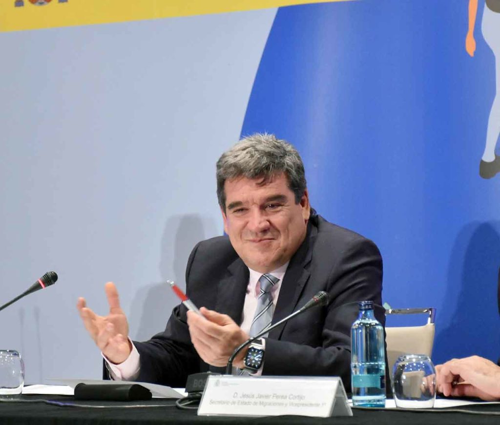 El ministro José Luis Escrivá en el pleno del CGCEE celebrado en Madrid en junio de 2022.