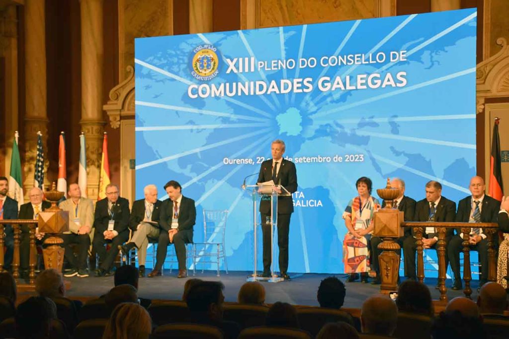 Intervención de Alfonso Rueda ante los participantes en el XIII Pleno del Consello de Comunidades Galegas.