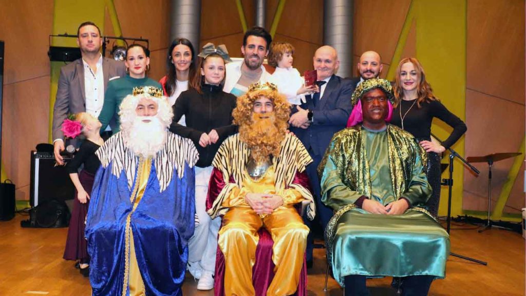 Los Reyes Magos con directivos y miembros de la Coordinadora.