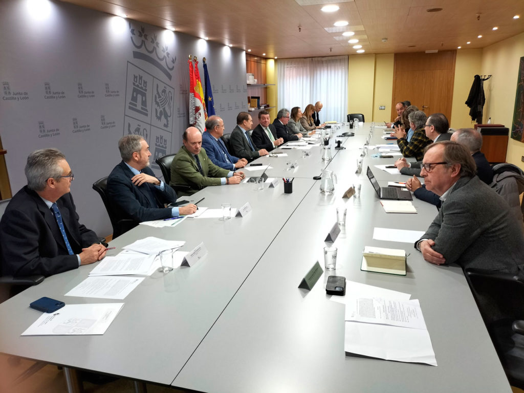 Reunión del Consejo de Cooperación Local del pasado 9 de enero, presidida por el consejero de la Presidencia, Luis Miguel González Gago.