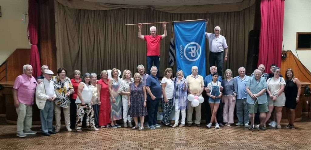 Afiliados y simpatizantes del PP de Uruguay se reunieron en el Centro Pontevedrés de Montevideo.