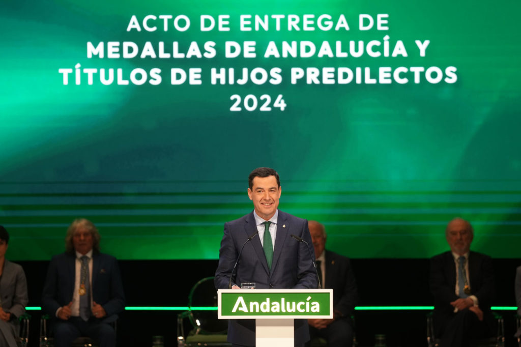 El presidente de la Junta, Juanma Moreno, durante su discurso en el acto oficial del Día de Andalucía.