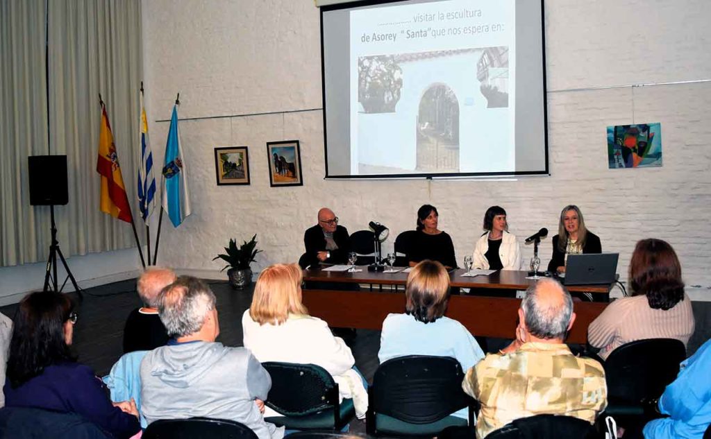 Intervención de Elvira Domínguez en el Día de las Artes Gallegas celebrado en el Patronato da Cultura Galega de Montevideo.