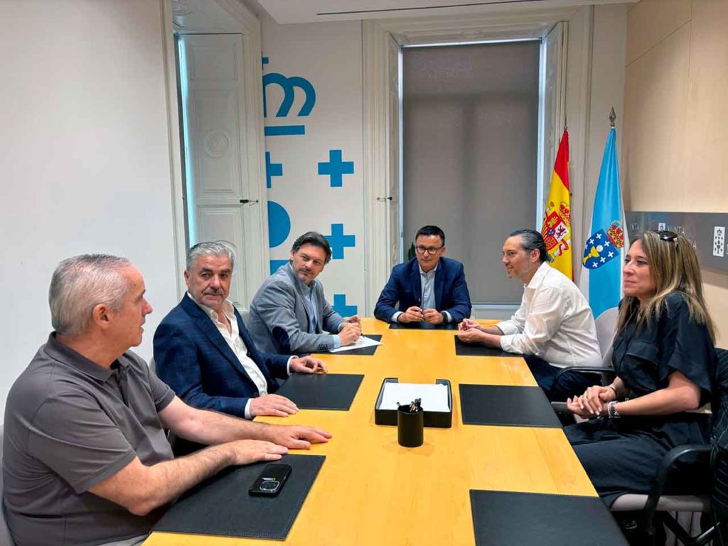 José González y Antonio Rodríguez Miranda con representantes de Umegal.