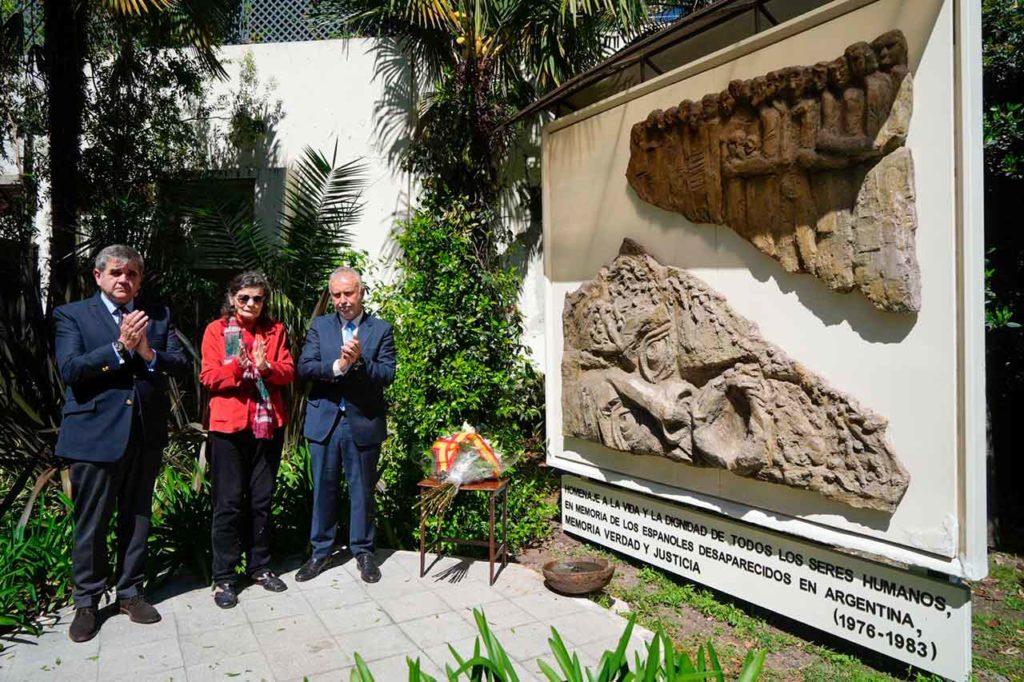 Ángel Víctor Torres