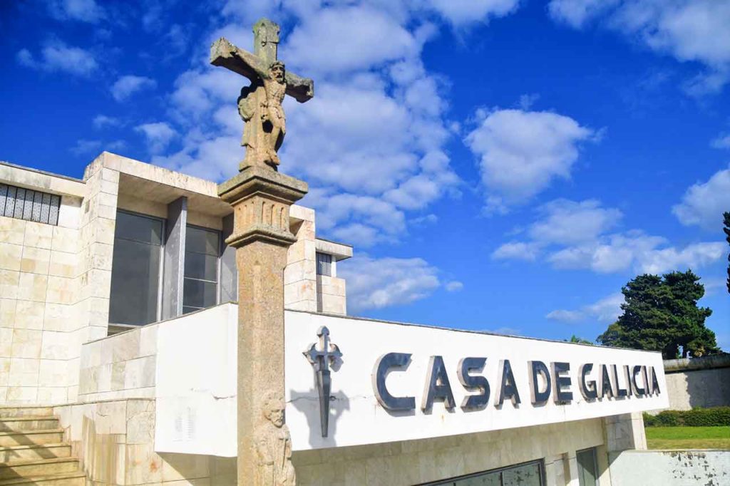 El que fue panteón social de Casa de Galicia pasará a manos de la Intendencia de Montevideo.