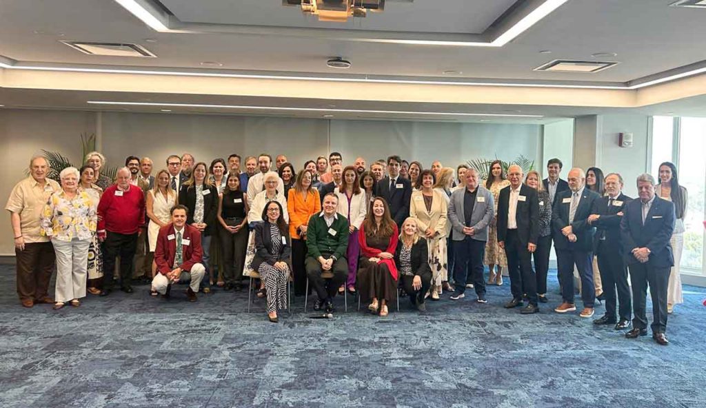 Participantes en el VI Congreso de Asociaciones y Centros Españoles en Estados Unidos que se celebró en Miami.