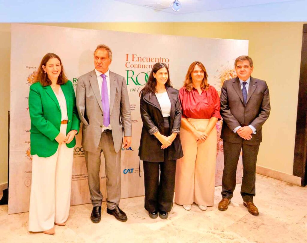 Cristina Vargas, Daniel Scioli, Laura Teruel, Pilar Bosca y Joaquín María de Arístegui.
