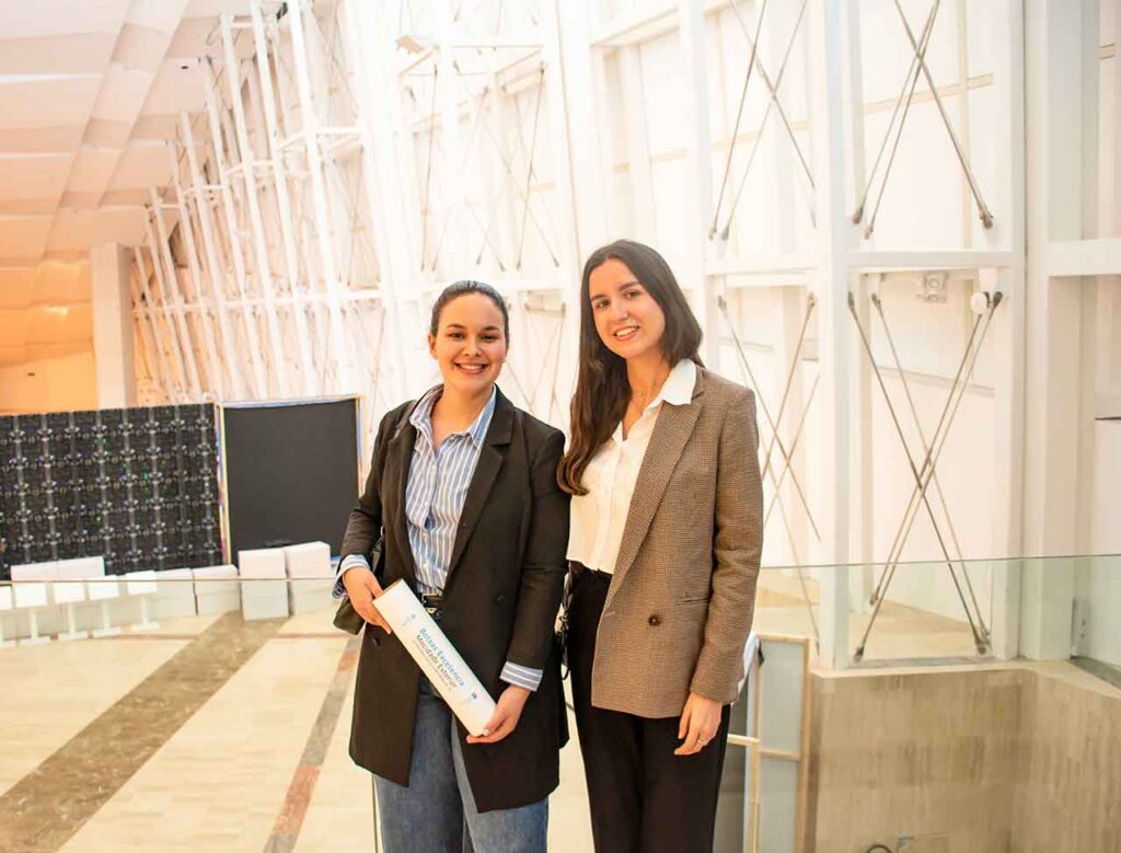 Annette y Alejandra, de Cuba, cursan sendos másteres en la UDC gracias a las becas BEME.