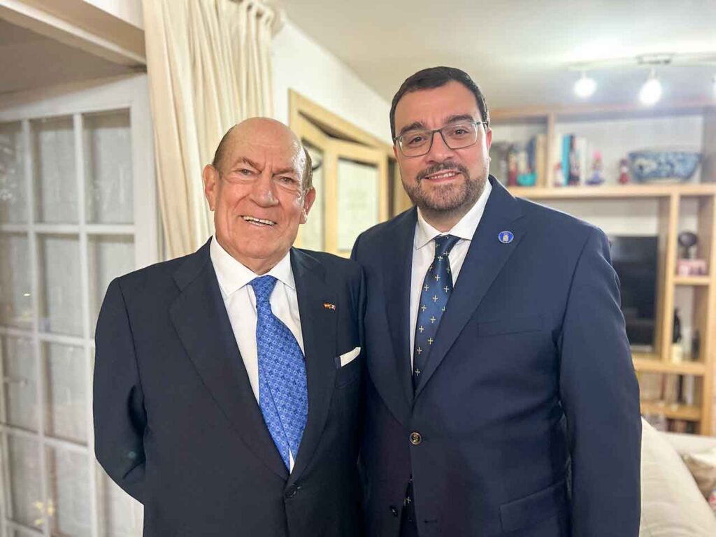 Antonio Suárez y Adrián Barbón en México.