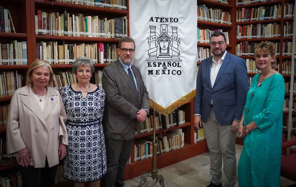 María Antonia Fernández Felgueroso, Josefina Tomé, Juan Luis Bonilla, Adrián Barbón y Cristina Ruiz.