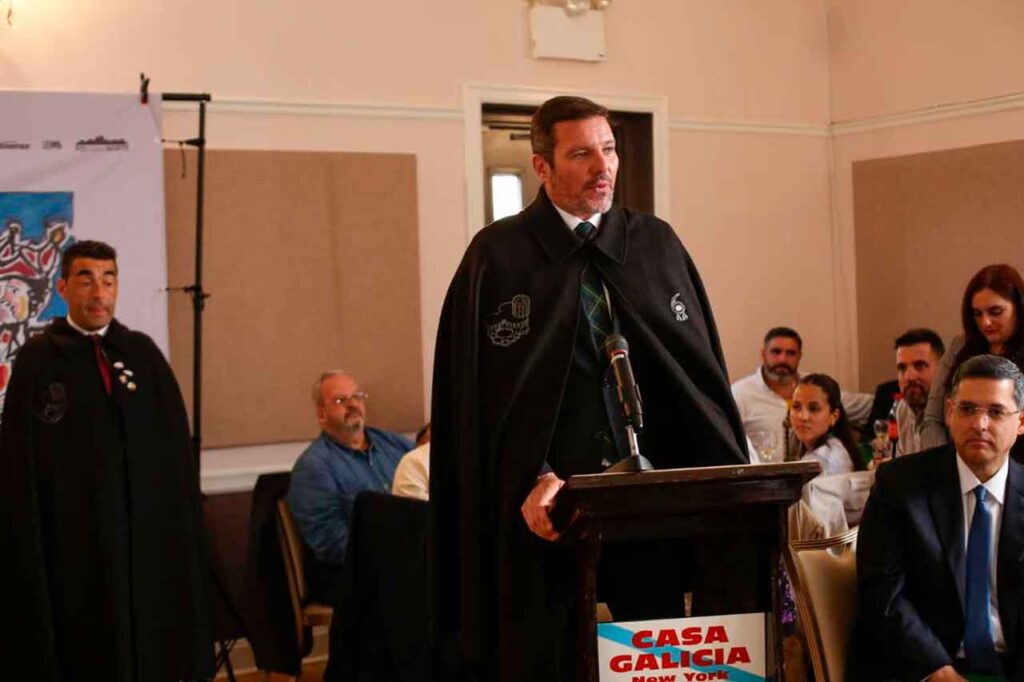 Intervención de José López Campos en la fiesta del cocido de Lalín celebrada en la Casa de Galicia de Nueva York.
