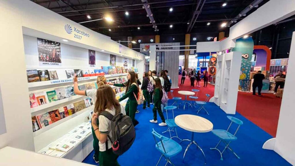 Expositor de la Xunta de Galicia en la Feria del Libro de Buenos Aires.