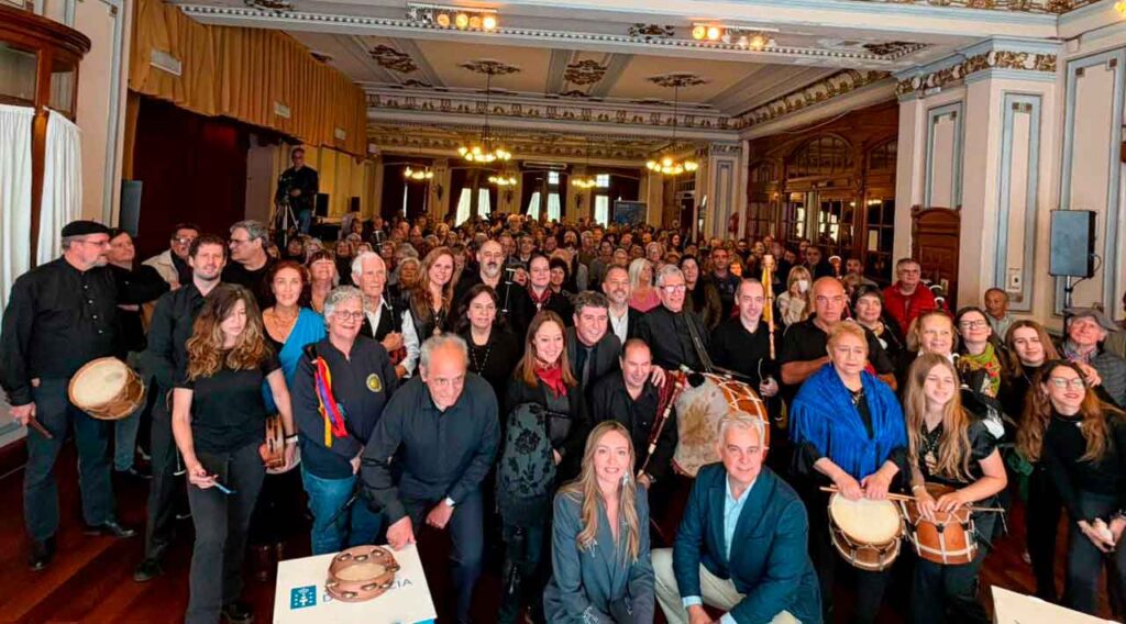  500 personas asistieron al encuentro con la conselleira en el Club Español de Buenos Aires.