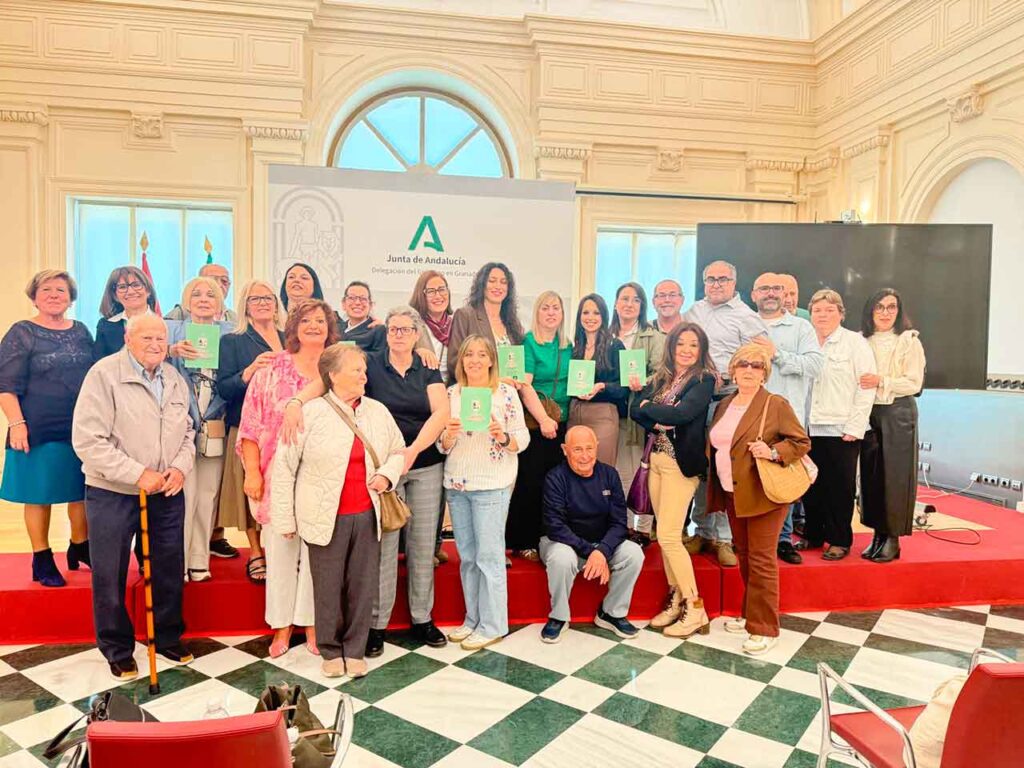 Equipo de la Asociación Granadina de Emigrantes y Retornados.