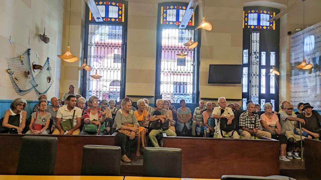 Emigrantes asturianos en Cuba .