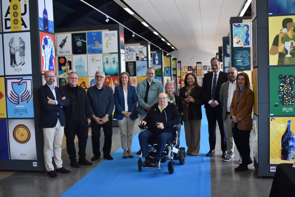Iago Becerra, Dominik Jakubowski, Pep Carrió, Luisa Sánchez, Emilio Gil, José María Fonseca, Pilar Barreiro, Ana Ortiz, Carlos Botana, Antón Fonseca y Carmen Pita, en la presentación de la exposición y reunión del jurado.