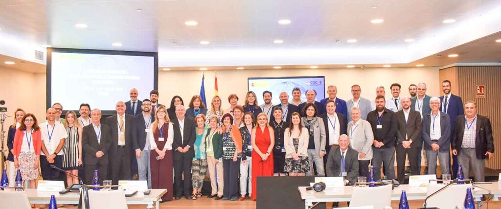 Foto de familia de los consejeros del Consejo General de la Ciudadanía Española en el Exterior.