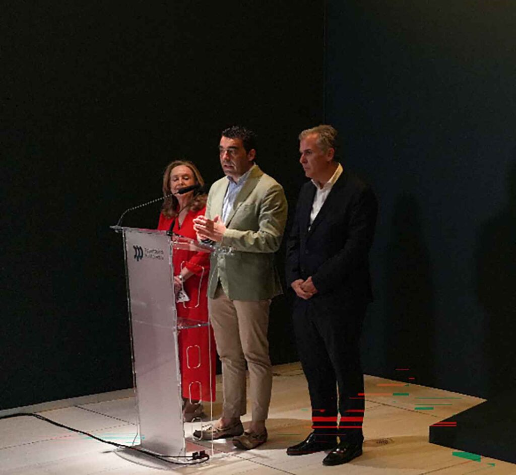 El presidente de la Diputación de Pontevedra, Luis López, dio a conocer los actos organizados en torno a la exposición del cuadro ‘A derradeira leición do mestre’.