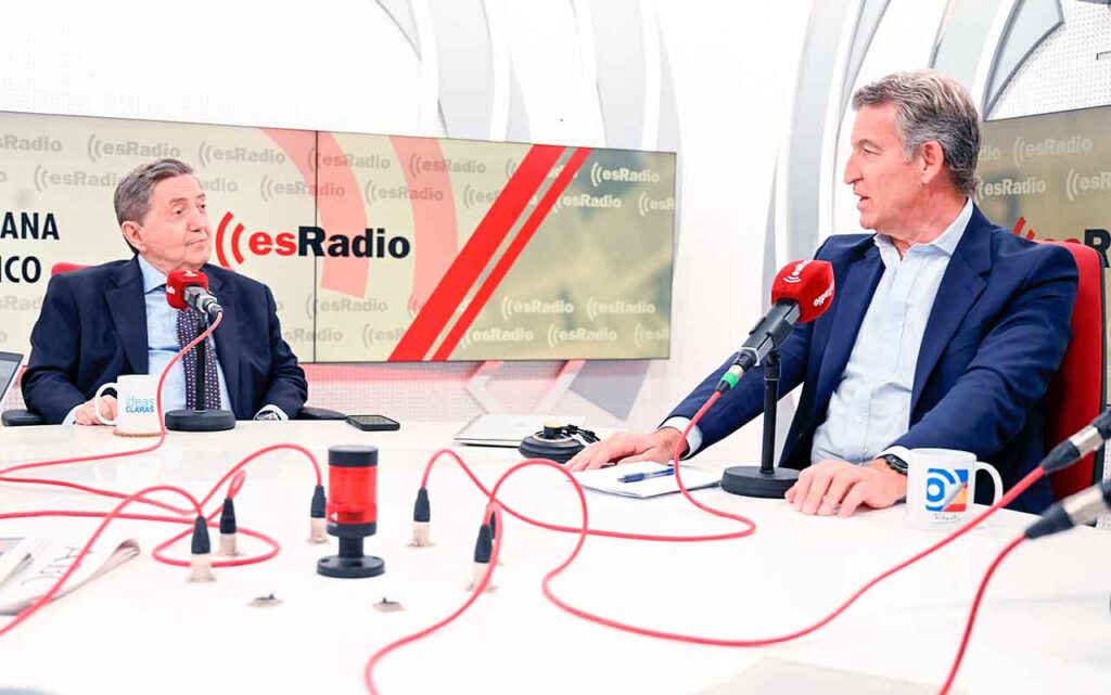 Alberto Núñez Feijóo en la entrevista en esRadio.
