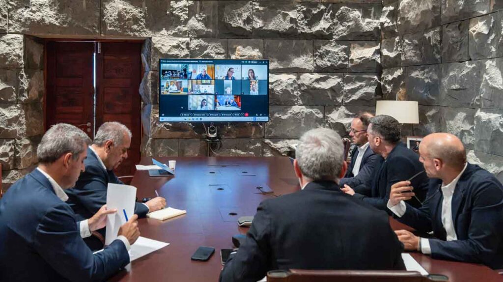 Reunión del Gobierno de Canarias con representantes de las comunidades canarias en Venezuela.