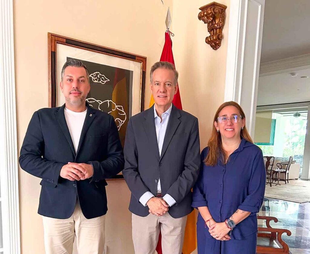 José Téllez, Álvaro Albacete y Dayana Morales.