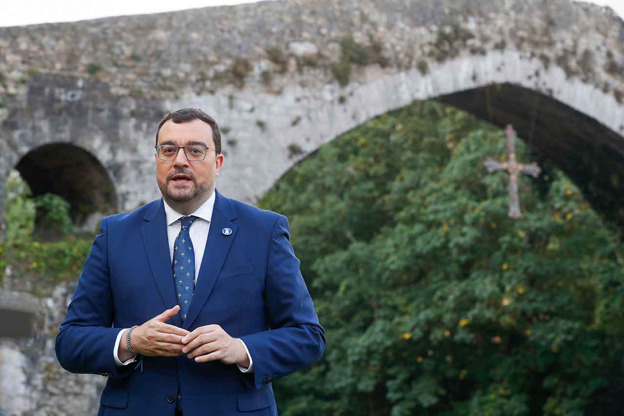 Adrián Barbón
