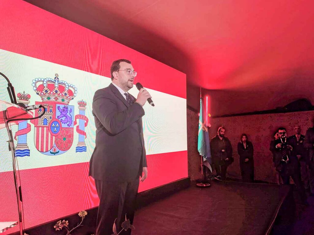 Intervención de Adrián Barbón en la Fiesta Nacional de España en la Embajada en Buenos Aires.