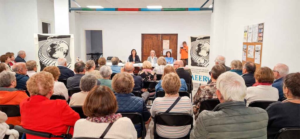 Charla celebrada en el centro del pensionista en Arriondas organizada por Aeera.