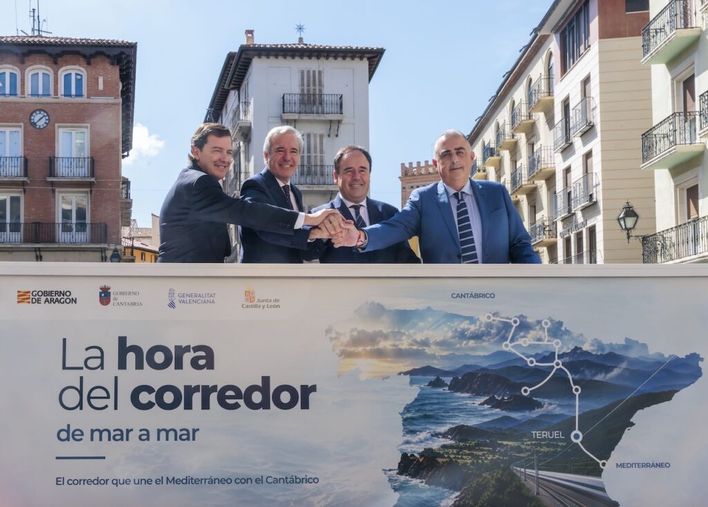Mañueco con Azcón, Pérez Llorca y Media Sanz en el acto celebrado en Teruel.